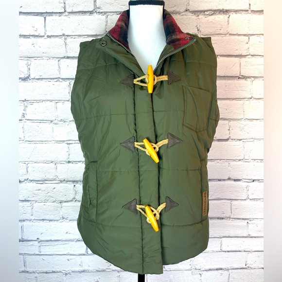 Legendary Whitetails Green Puffer Vest Flannel Collar Button Accents Size Medium - Picture 1 of 9
